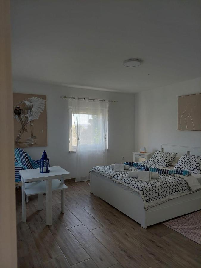 Apartment Hajduk Starigrad Paklenica Dış mekan fotoğraf